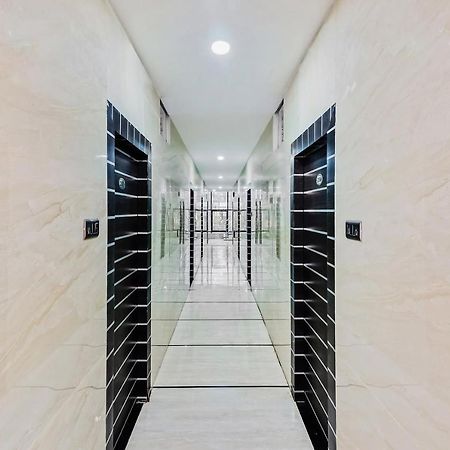 Oyo 29131 Hotel Mn Grand Shamshabad Buitenkant foto