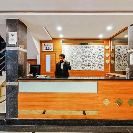 Oyo 29131 Hotel Mn Grand Shamshabad Buitenkant foto