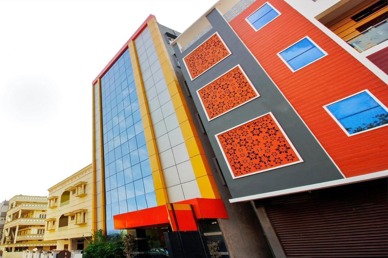 Oyo 29131 Hotel Mn Grand Shamshabad Buitenkant foto