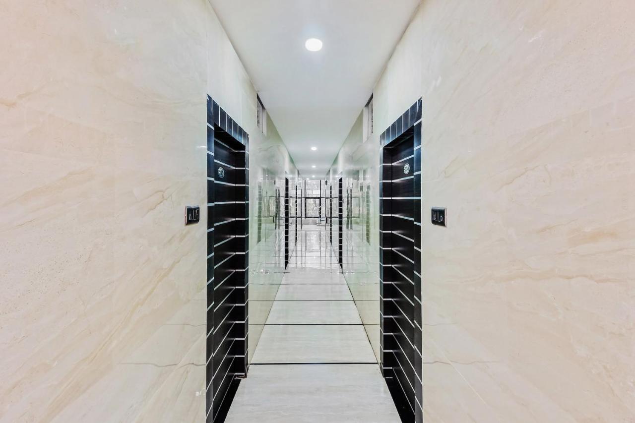 Oyo 29131 Hotel Mn Grand Shamshabad Buitenkant foto