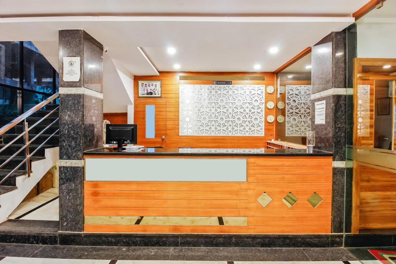 Oyo 29131 Hotel Mn Grand Shamshabad Buitenkant foto
