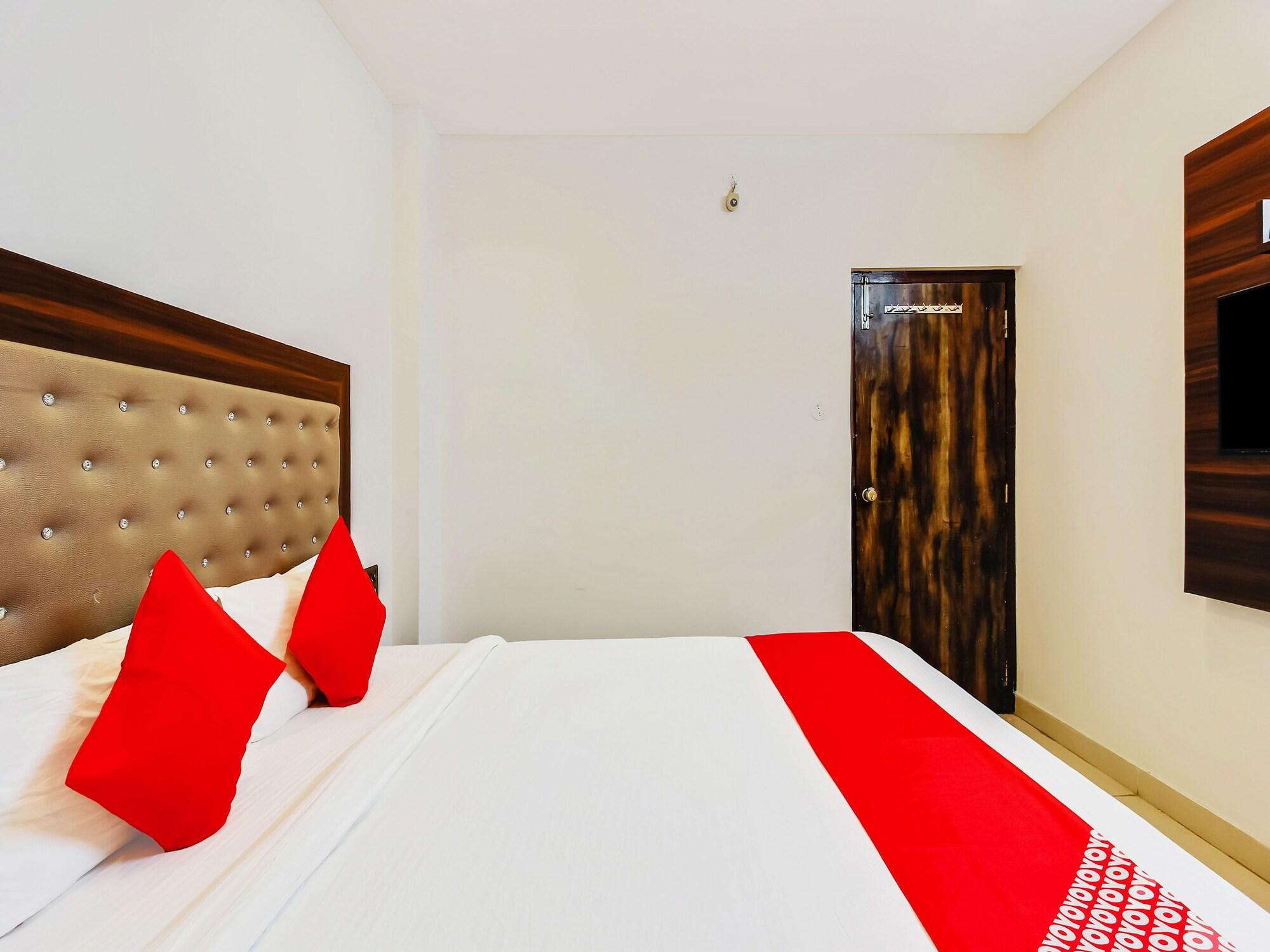 Oyo 29131 Hotel Mn Grand Shamshabad Buitenkant foto