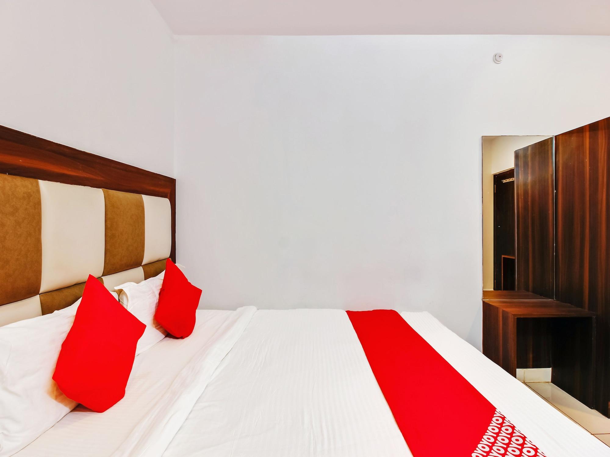 Oyo 29131 Hotel Mn Grand Shamshabad Buitenkant foto