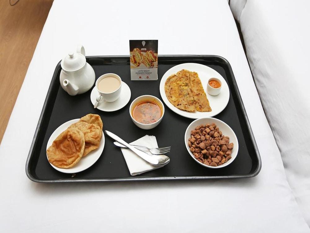 Oyo 29131 Hotel Mn Grand Shamshabad Buitenkant foto