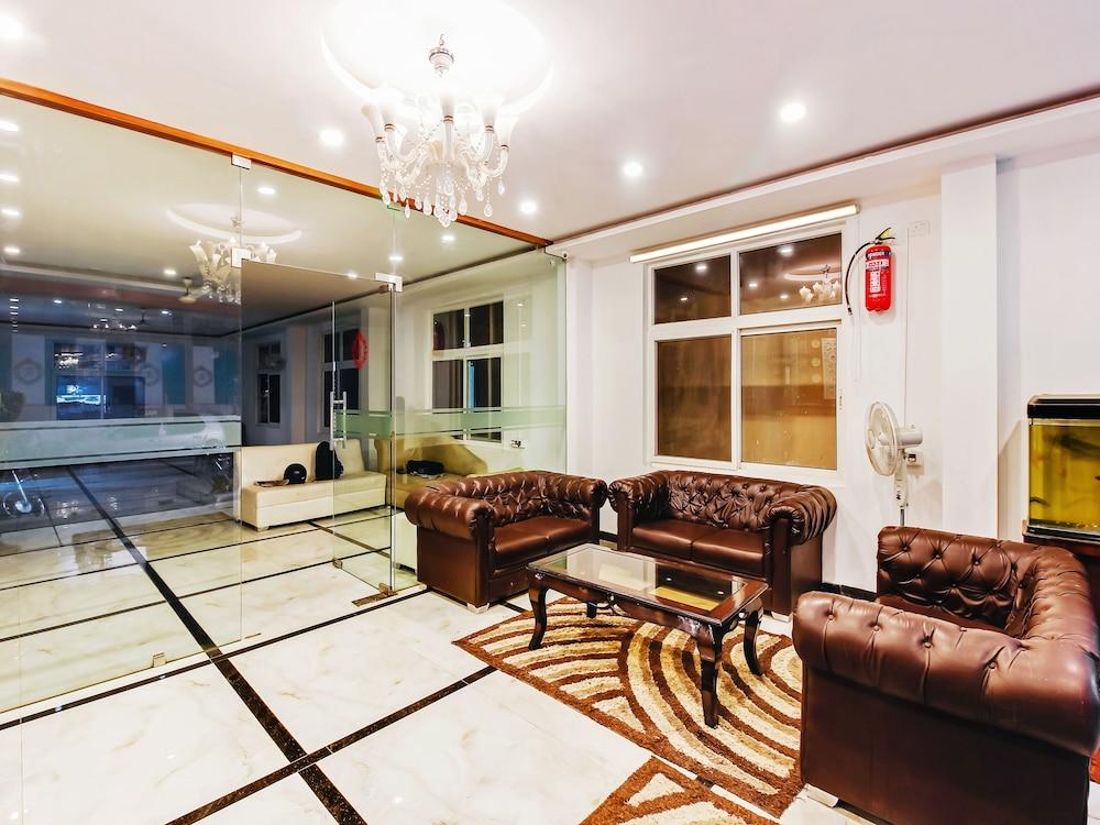 Oyo 29131 Hotel Mn Grand Shamshabad Buitenkant foto