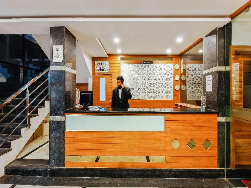 Oyo 29131 Hotel Mn Grand Shamshabad Buitenkant foto